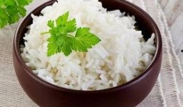 三两米饭爆料视频,网红美食背后的制作过程